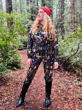 Load image into Gallery viewer, Nooworks Jogger in Tarot Garden