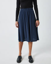 Load image into Gallery viewer, Regisse Midi Skirt Navy