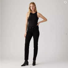 Load image into Gallery viewer, LEVI'S PLUS: Classic Straight