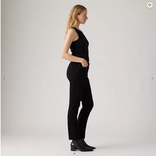 Load image into Gallery viewer, LEVI'S PLUS: Classic Straight