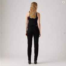 Load image into Gallery viewer, LEVI'S PLUS: Classic Straight