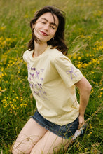 Load image into Gallery viewer, Bows Embroidered Tee