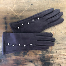 Load image into Gallery viewer, Gloves: A Night at the Opera