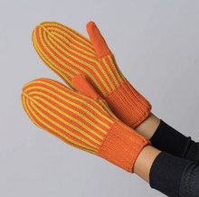 Load image into Gallery viewer, Chunky Rib Knit Mittens: Golden Olive

