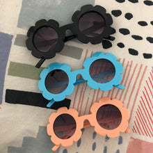 Load image into Gallery viewer, Kids Flower Sunglasses
