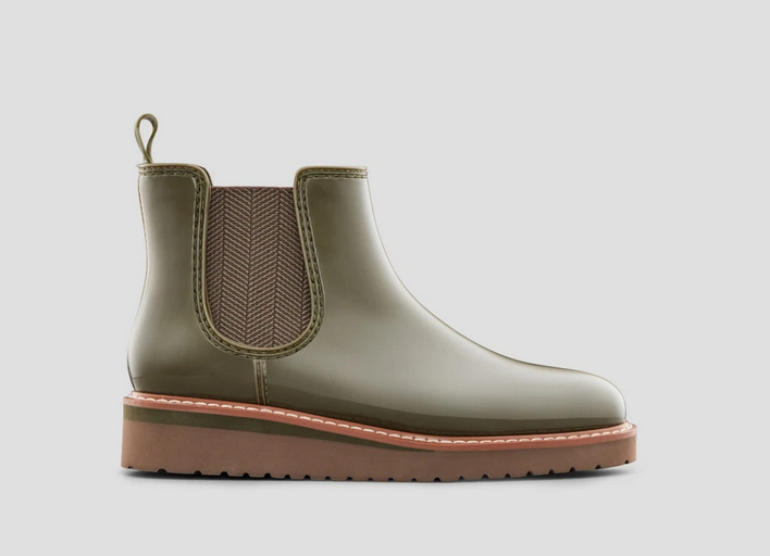 Kermit Chelsea Patent Rain Boot Girl on the Wing