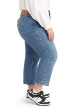 Load image into Gallery viewer, PLUS-SIZE LEVI&#39;S: Wedgie Straight Light Wash
