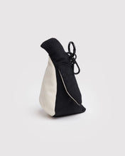 Load image into Gallery viewer, Baggu: Penguin Charm
