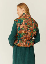 Load image into Gallery viewer, Floral Fields Vest
