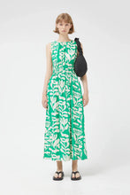 Load image into Gallery viewer, Hortencia Floral Dress
