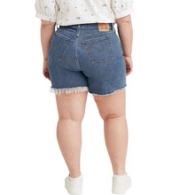 Load image into Gallery viewer, PLUS SIZE LEVI&#39;S: 501 Shorts
