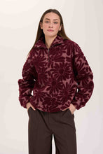 Load image into Gallery viewer, Vineyard Hills Pullover
