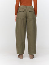 Load image into Gallery viewer, Cargo Barrel Pant
