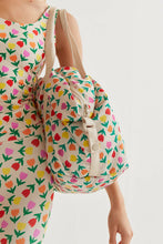 Load image into Gallery viewer, Tulip Sport Bag
