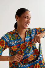 Load image into Gallery viewer, Folky Floral Button-Up
