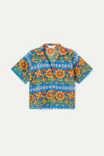 Load image into Gallery viewer, Folky Floral Button-Up
