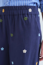 Load image into Gallery viewer, Embroidered Floral Jogger
