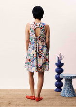 Load image into Gallery viewer, Porto Flowey Shift Dress

