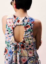 Load image into Gallery viewer, Porto Flowey Shift Dress
