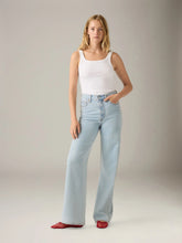 Load image into Gallery viewer, LEVI'S: Ribcage Wide Leg
