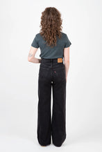 Load image into Gallery viewer, LEVI&#39;S: Ribcage Wide Leg
