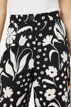 Load image into Gallery viewer, Flora Contrast Linen Trouser
