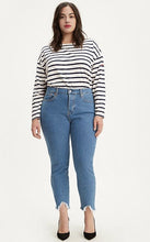 Load image into Gallery viewer, PLUS-SIZE LEVI&#39;S: Wedgie
