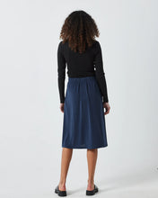 Load image into Gallery viewer, Regisse Midi Skirt Navy
