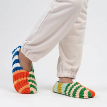 Load image into Gallery viewer, Verloop Knit Slippers: Rainbow
