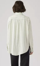 Load image into Gallery viewer, Soft Feel Stripe Button Up
