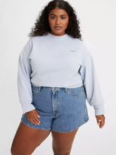 Load image into Gallery viewer, PLUS-SIZE LEVI&#39;S: Mom Shorts
