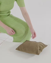 Load and play video in Gallery viewer, Baggu Cloud Carry-On Bag
