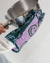 Load image into Gallery viewer, Baggu: Oven Mitt
