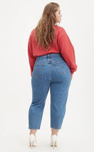 Load image into Gallery viewer, PLUS-SIZE LEVI&#39;S: 501 Cropped

