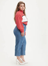 Load image into Gallery viewer, PLUS-SIZE LEVI&#39;S: 501 Cropped
