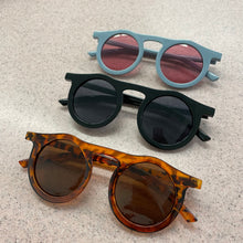 Load image into Gallery viewer, Mod Club Sunnies
