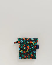 Load image into Gallery viewer, Baggu Puffy Earbuds Case
