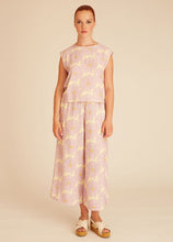 Load image into Gallery viewer, Daisy Chain Sleeveless Top
