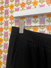 Load image into Gallery viewer, Cotton Gauze Easy Fit Cropped Trouser
