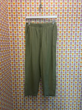 Load image into Gallery viewer, Cotton Gauze Easy Fit Cropped Trouser
