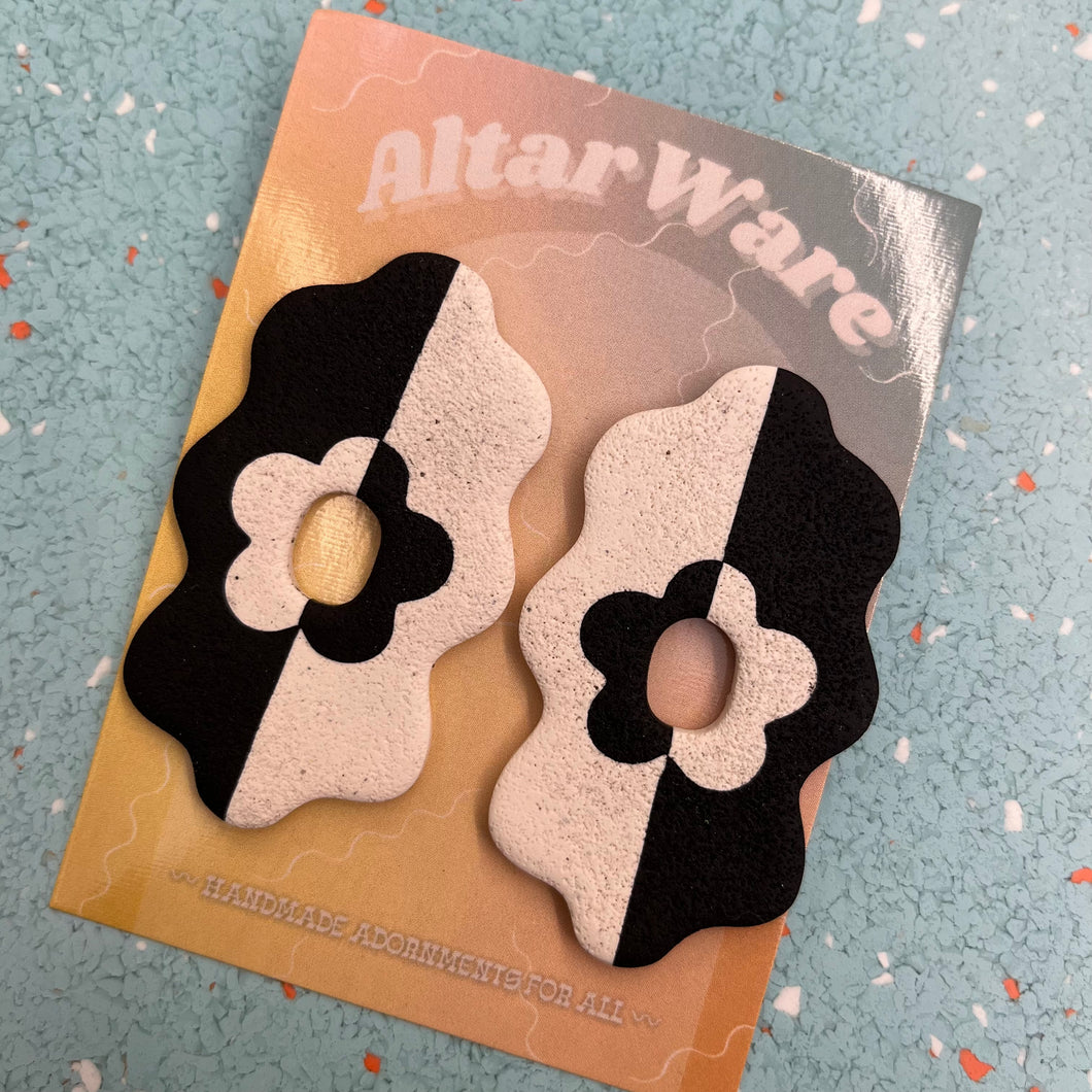 Contrast Daisy Long Studs