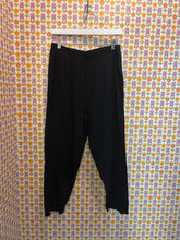Load image into Gallery viewer, Cotton Gauze Easy Fit Cropped Trouser
