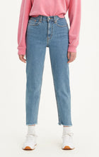 Load image into Gallery viewer, LEVI&#39;S: Mom
