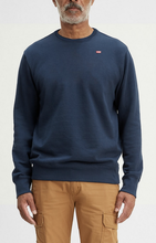 Load image into Gallery viewer, Levi&#39;s Classic Men&#39;s Sweatshirt
