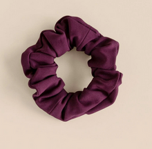 Load image into Gallery viewer, Girlfriend Collective Scrunchies

