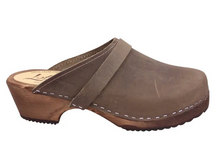 Load image into Gallery viewer, Lotta Clogs: Classic Slip-On (4 colours)
